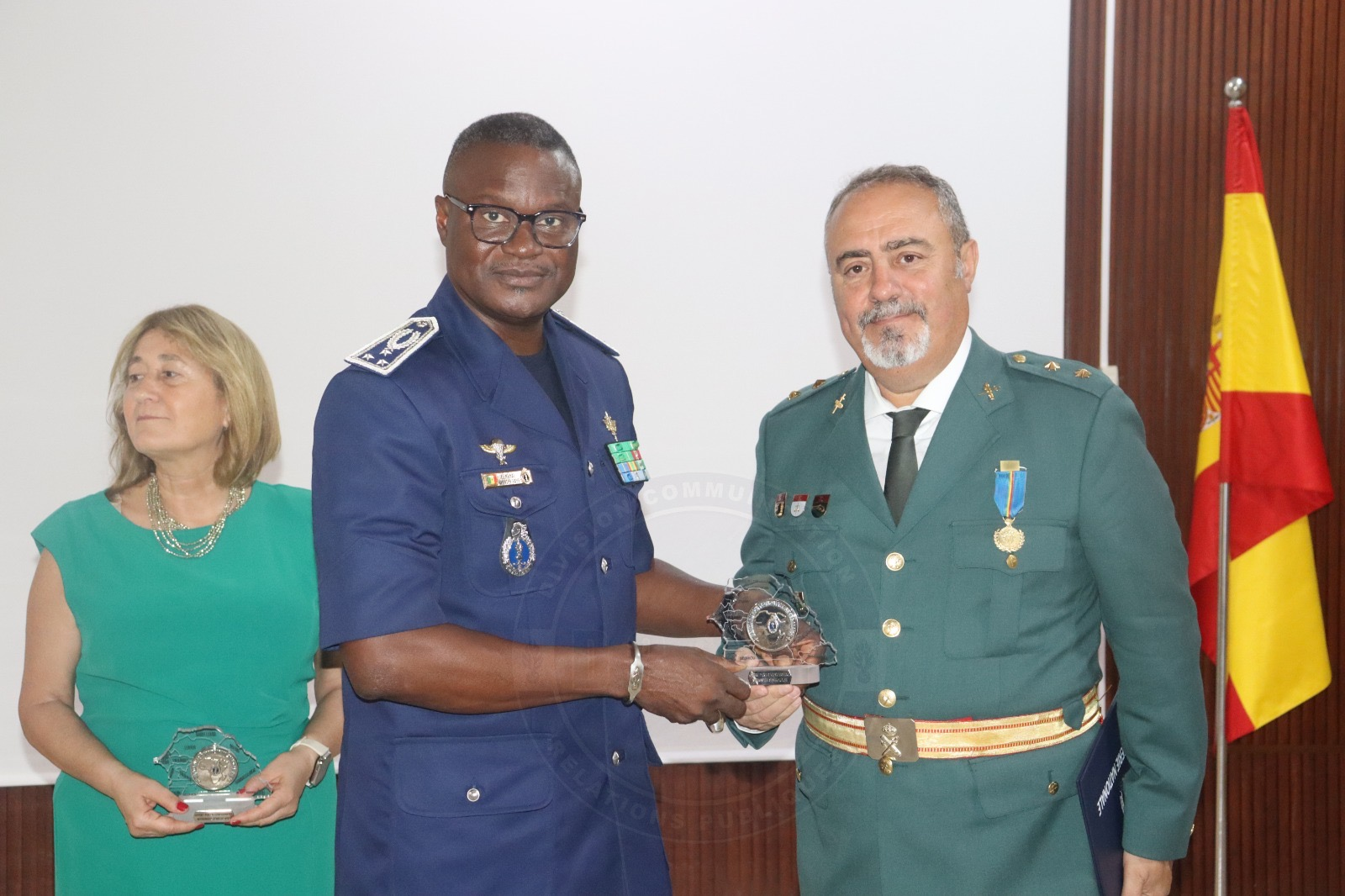 Sénégal–Espagne : la Gendarmerie distingue des membres de la Guardia Civil pour leur engagement Sénégal–Espagne : la Gendarmerie distingue des membres de la Guardia Civil pour leur engagement