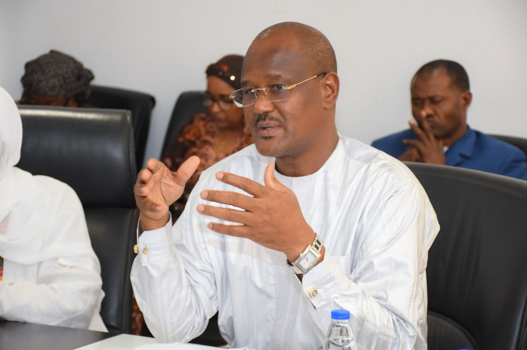 Souveraineté alimentaire : le ministre Cheikhou Oumar Ba évalue l’avancement du projet FSRP avec la Banque mondiale Souveraineté alimentaire : le ministre Cheikhou Oumar Ba évalue l’avancement du projet FSRP avec la Banque mondiale