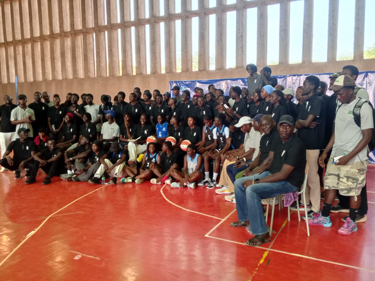 Basket : le Tournoi des quartiers renforce les capacités des entraîneurs à travers une « Coaches Clinic » Basket : le Tournoi des quartiers renforce les capacités des entraîneurs à travers une « Coaches Clinic »