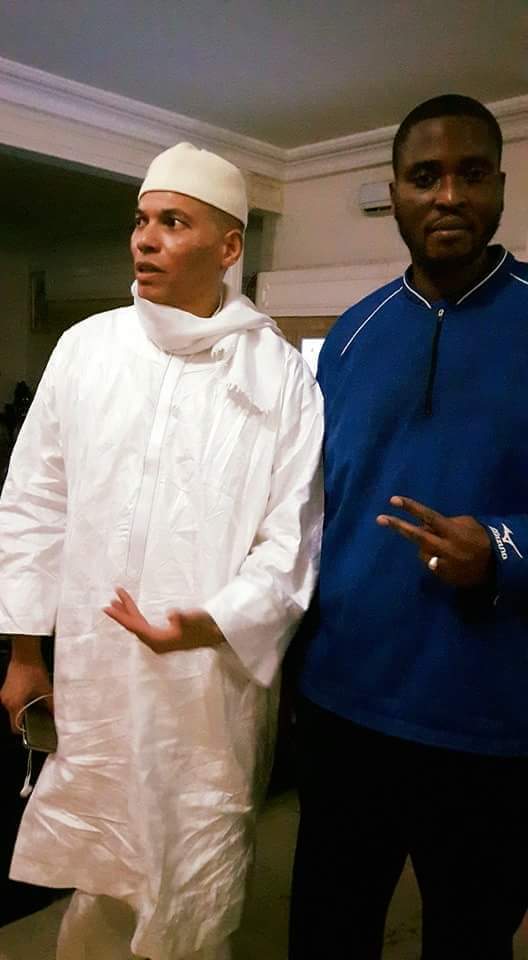 Première image de Karim Wade après sa sortie de prison (chez Me Madické Niang)