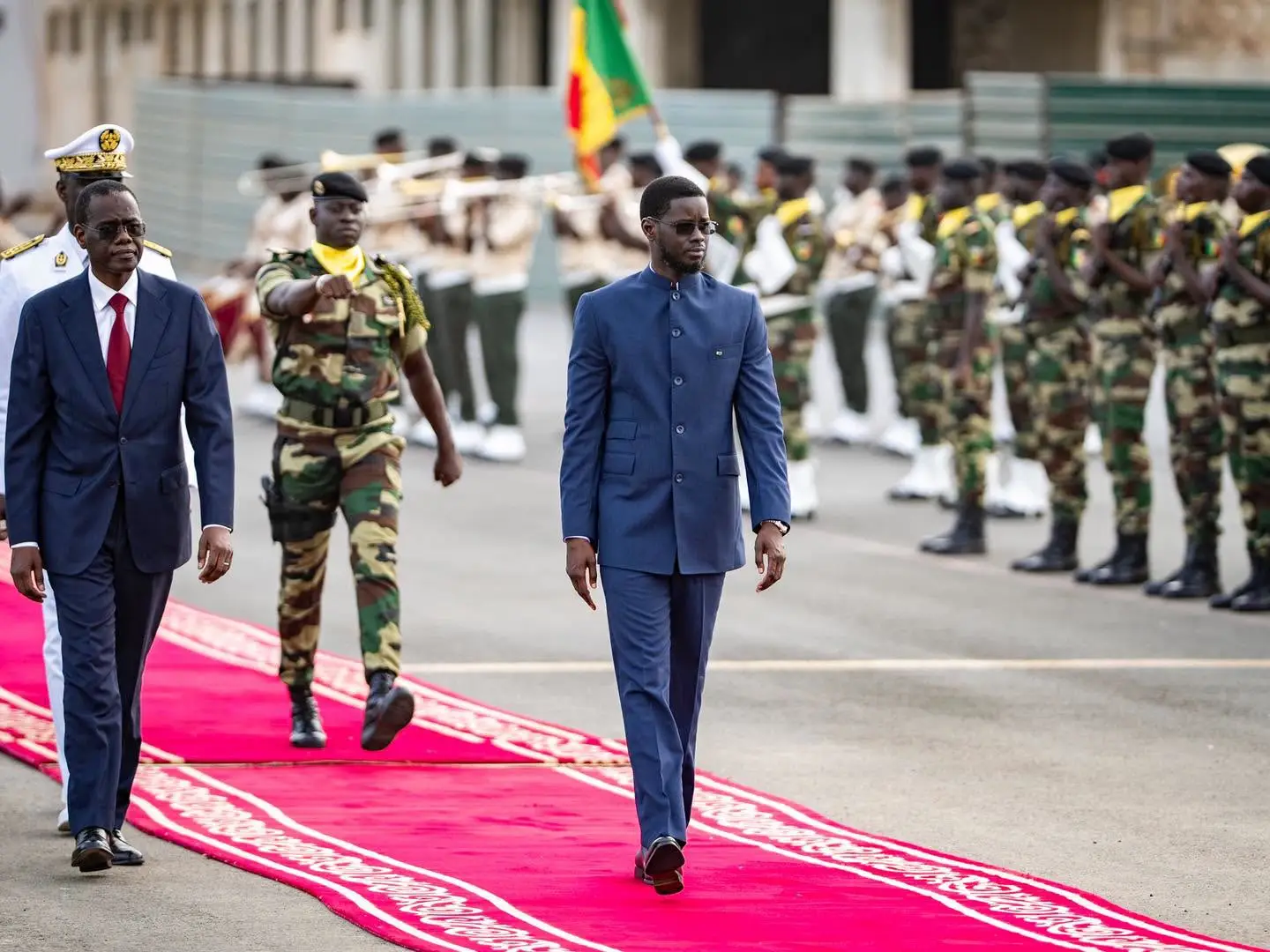Bassirou Diomaye Faye se rend à Doha pour rendre hommage à l’ancien Émir du Qatar Bassirou Diomaye Faye se rend à Doha pour rendre hommage à l’ancien Émir du Qatar