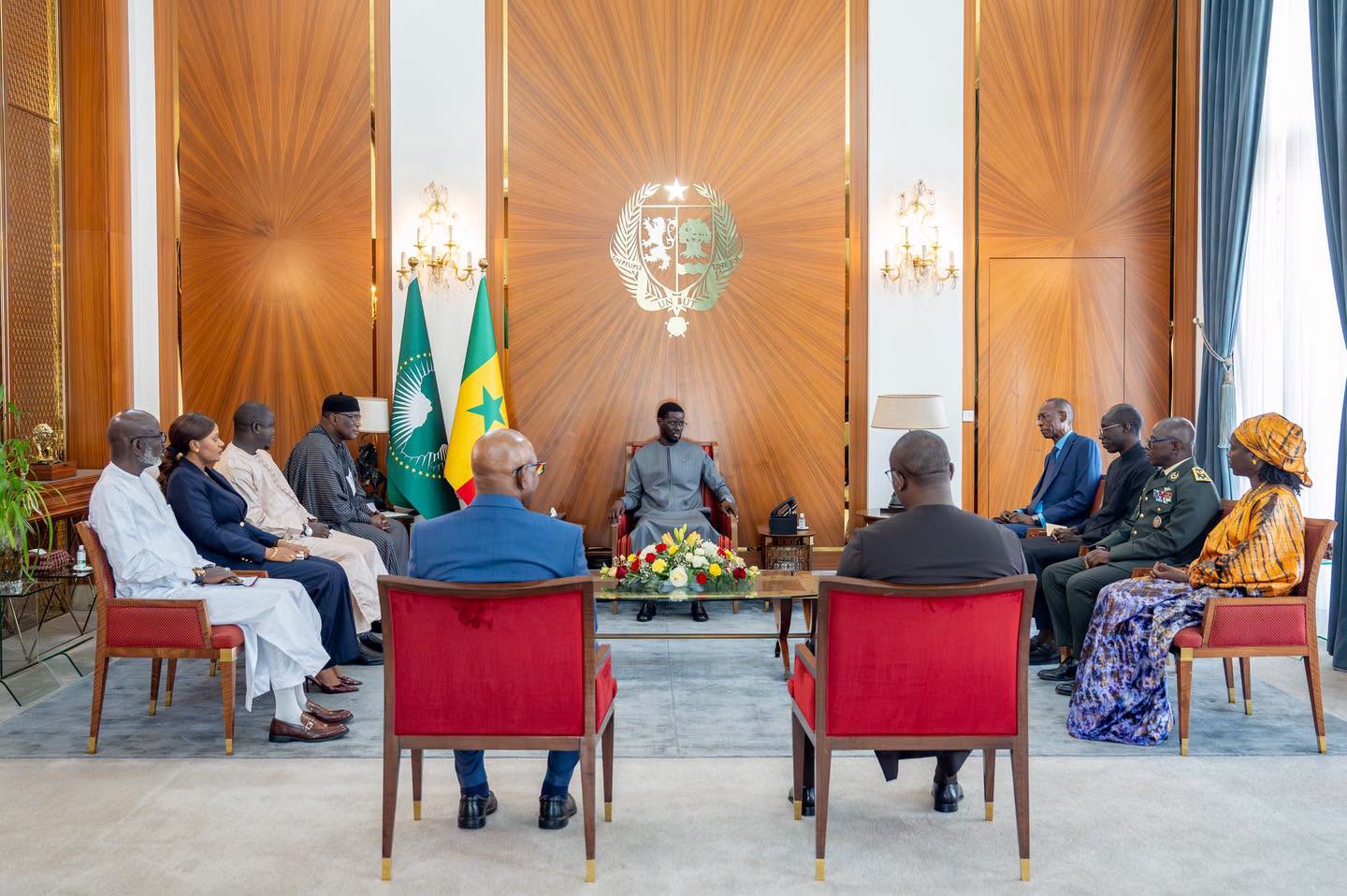 Coopération Sénégal-Gambie: Bassirou Diomaye Faye reçoit un émissaire d’Adama Barrow au Palais de la République