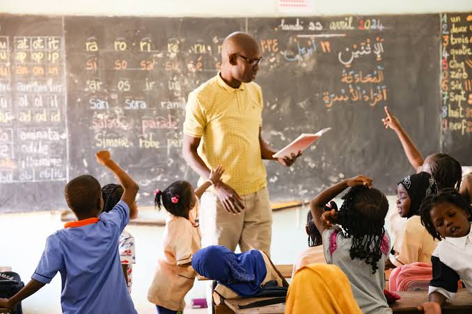 Éducation : Bassirou Diomaye Faye accélère la réforme du système éducatif sénégalais Éducation : Bassirou Diomaye Faye accélère la réforme du système éducatif sénégalais