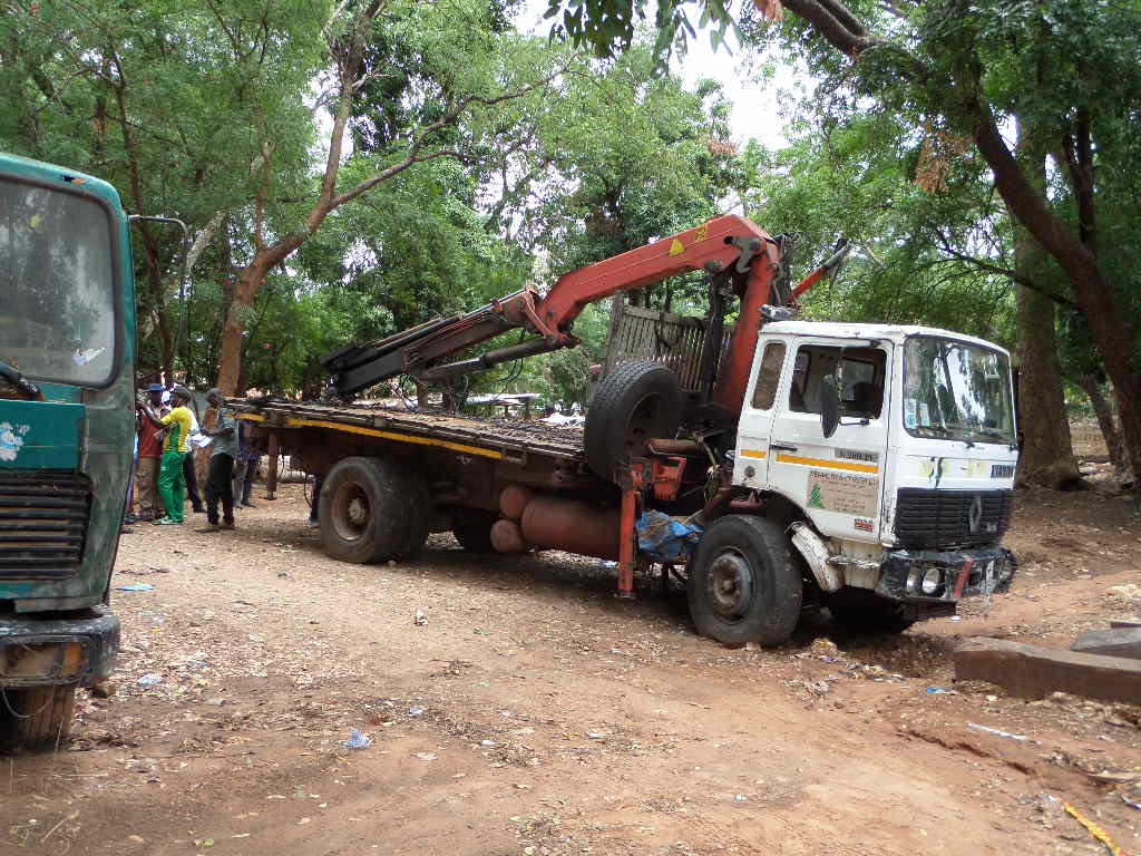Voici les camions des traficants gambiens saisis par les agents des eaux et forêts de Bignona