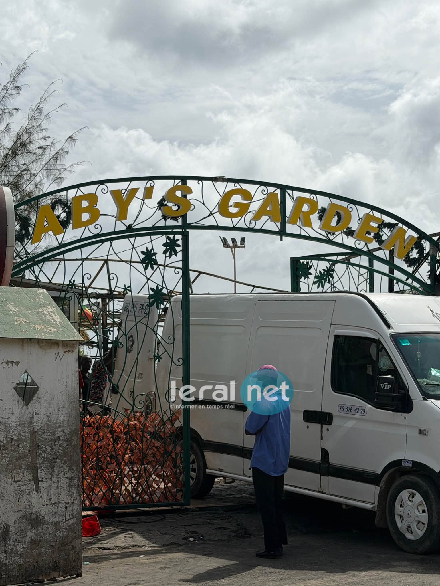 Aby’s Garden ravagé par les flammes : un décor de fête réduit en cendres sur la Corniche Ouest