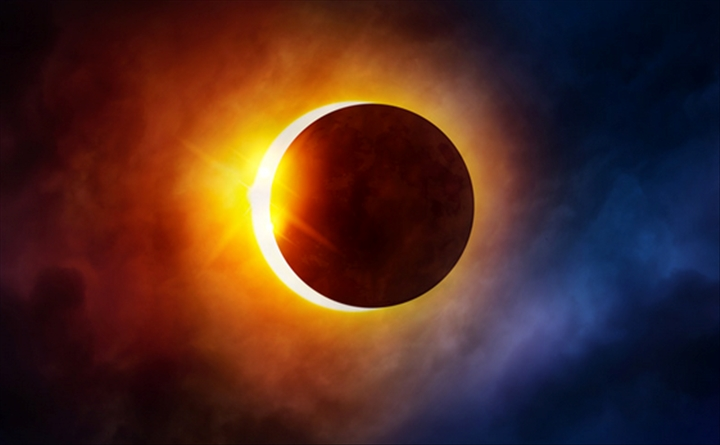 Éclipse solaire : un spectacle à admirer, mais pas à l’œil nu