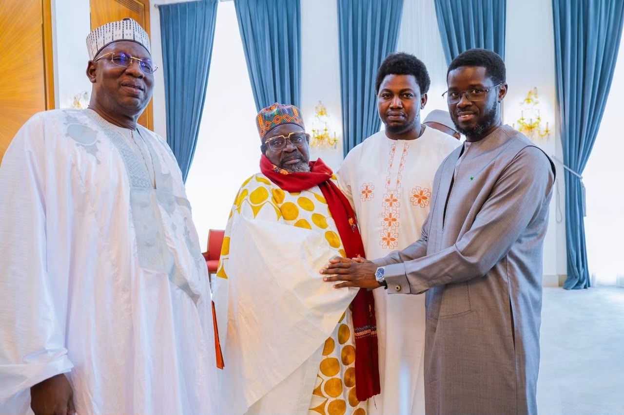 Bassirou Diomaye Faye reçoit l’Imam Ratib de la Grande Mosquée de Médina Baye