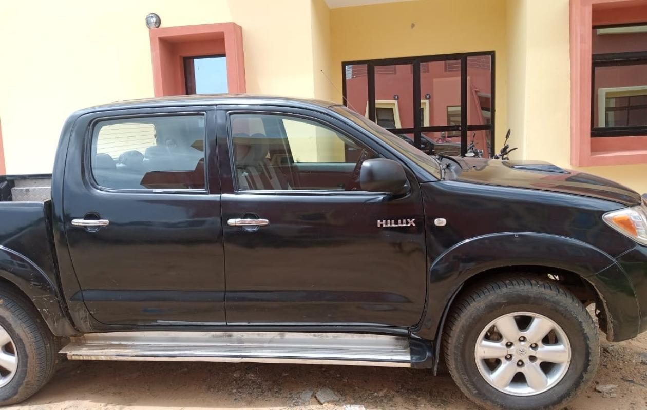 Mbour : un ambulancier et quatre autres suspects arrêtés après le vol d’un Hilux revendu sur Facebook