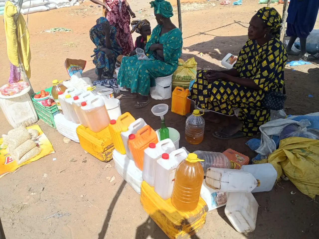 À Linguère, l'huile d'arachide artisanale reste un pilier économique pour les femmes rurales