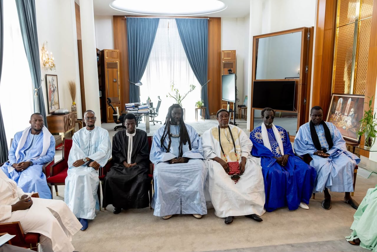 Bassirou Diomaye Faye reçoit Cheikh Ndiguel Sène et salue son engagement pour l’éducation des jeunes