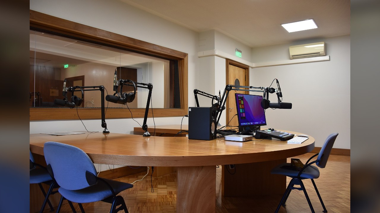 Comment monter une petite web-radio au Sénégal : démarches, matériel et budget