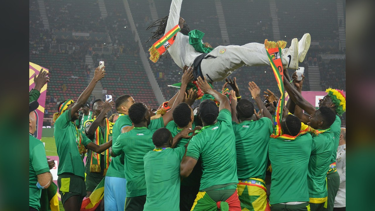 Aliou Cissé, capitaine de 2002 devenu sélectionneur de 2018 : le fil rouge des Lions