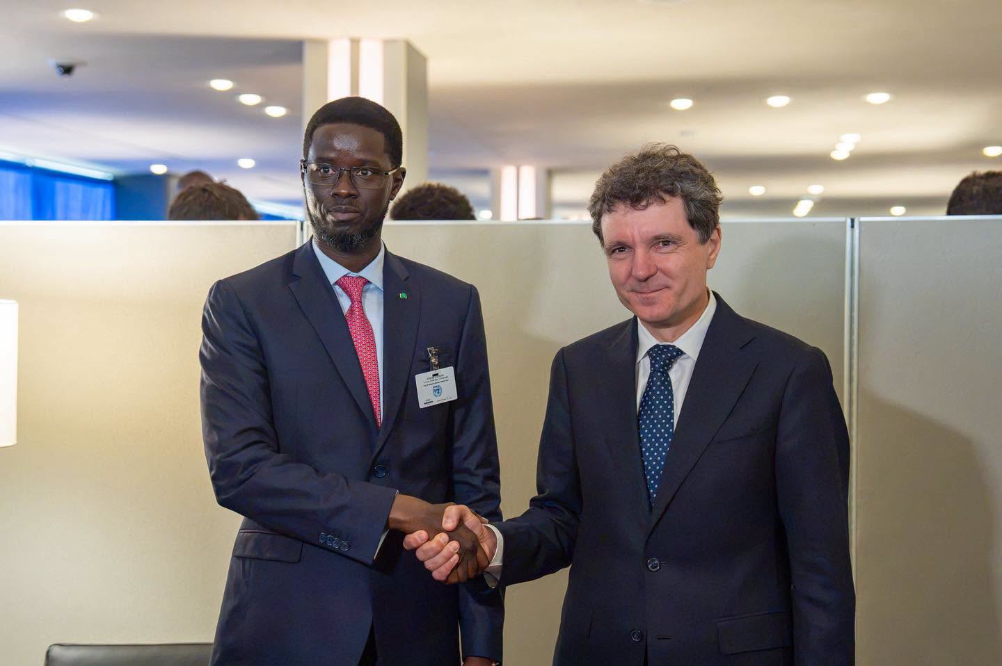Diplomatie et coopération bilatérale : Bassirou Diomaye Faye s'entretient avec le Président roumain Nicușor Dan en marge de l'AGNU 81