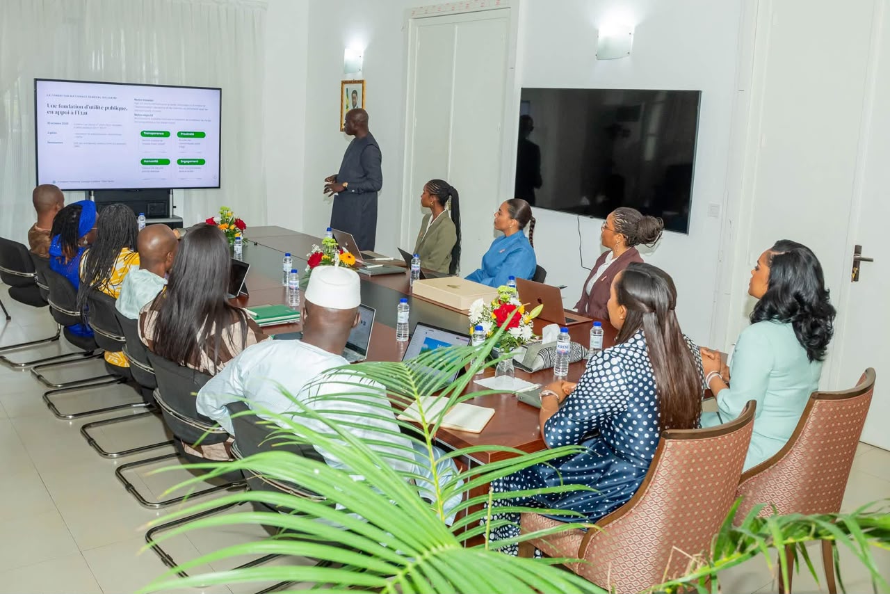 Absa Faye reçoit Nathalie Sassou Nguesso autour du projet « Centre Rose »
