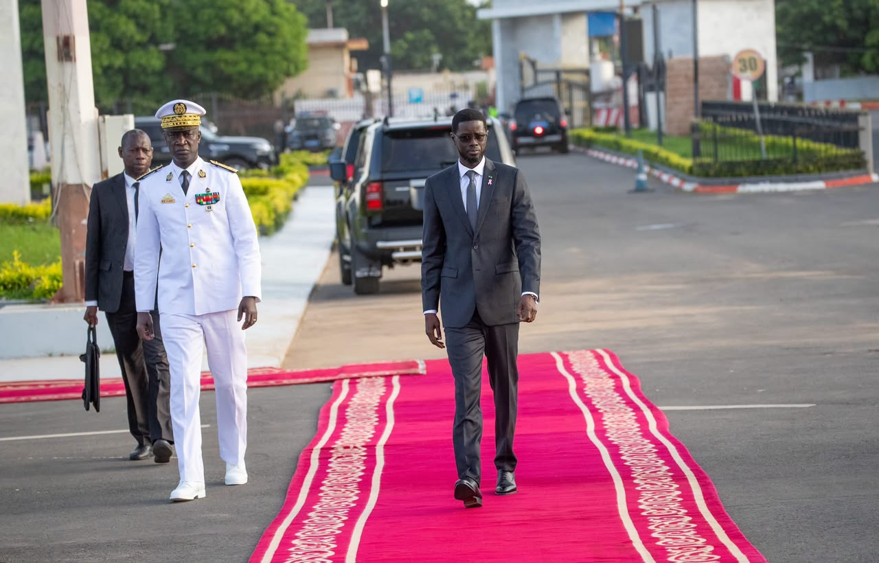 Diplomatie et économie : Bassirou Diomaye Faye poursuit sa tournée en Égypte