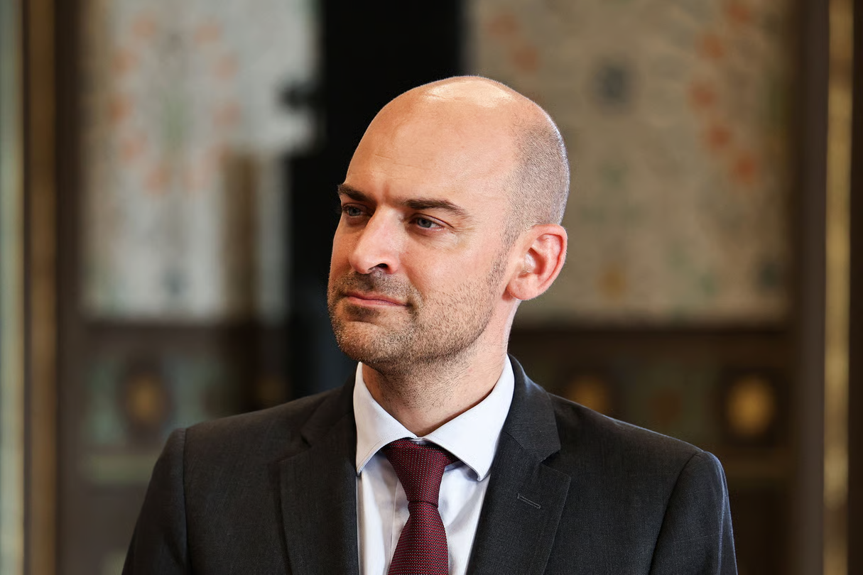 RDC : le ministre français des Affaires étrangères se rend à Bunia, au cœur de l'épidémie d'Ebola