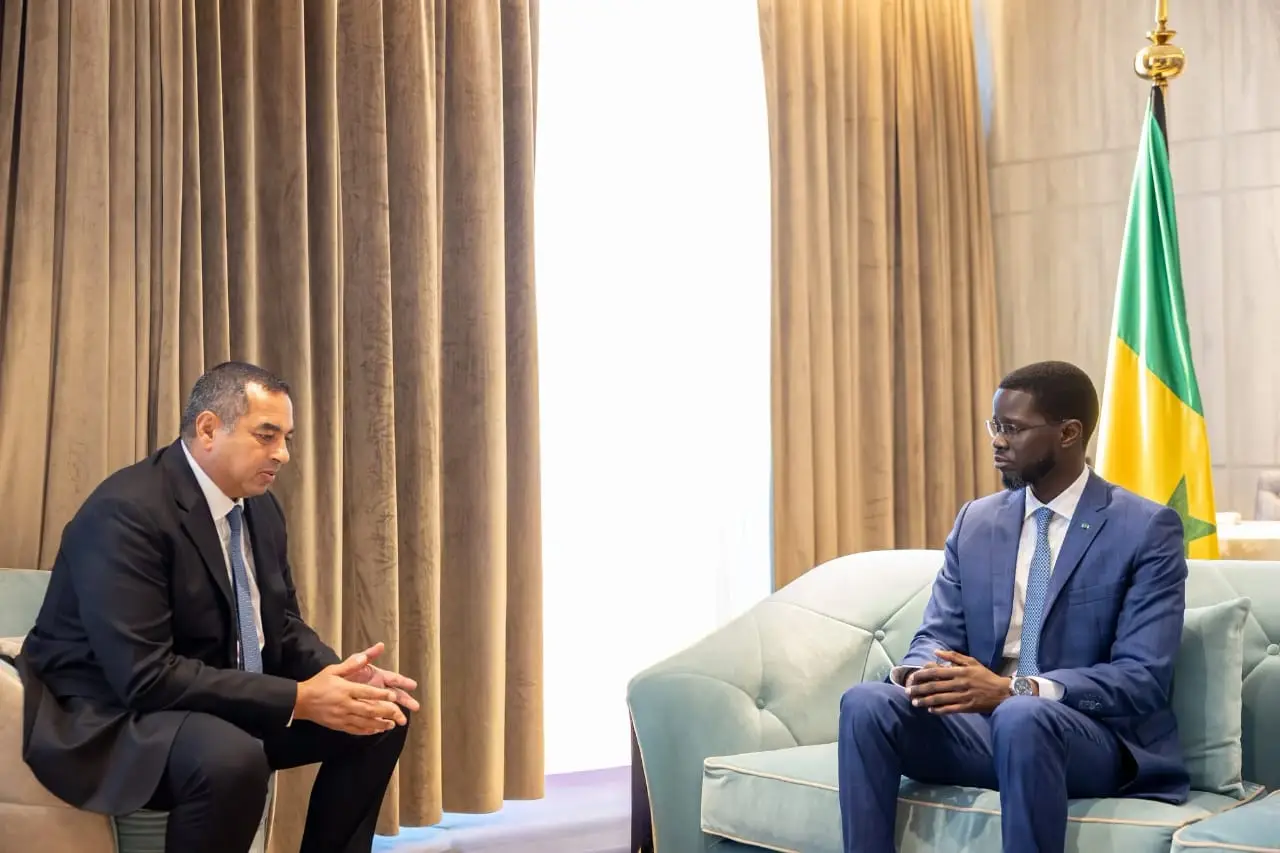 Bassirou Diomaye Faye échange avec la Banque nationale d'Égypte et le groupe Infinity à El-Alamein