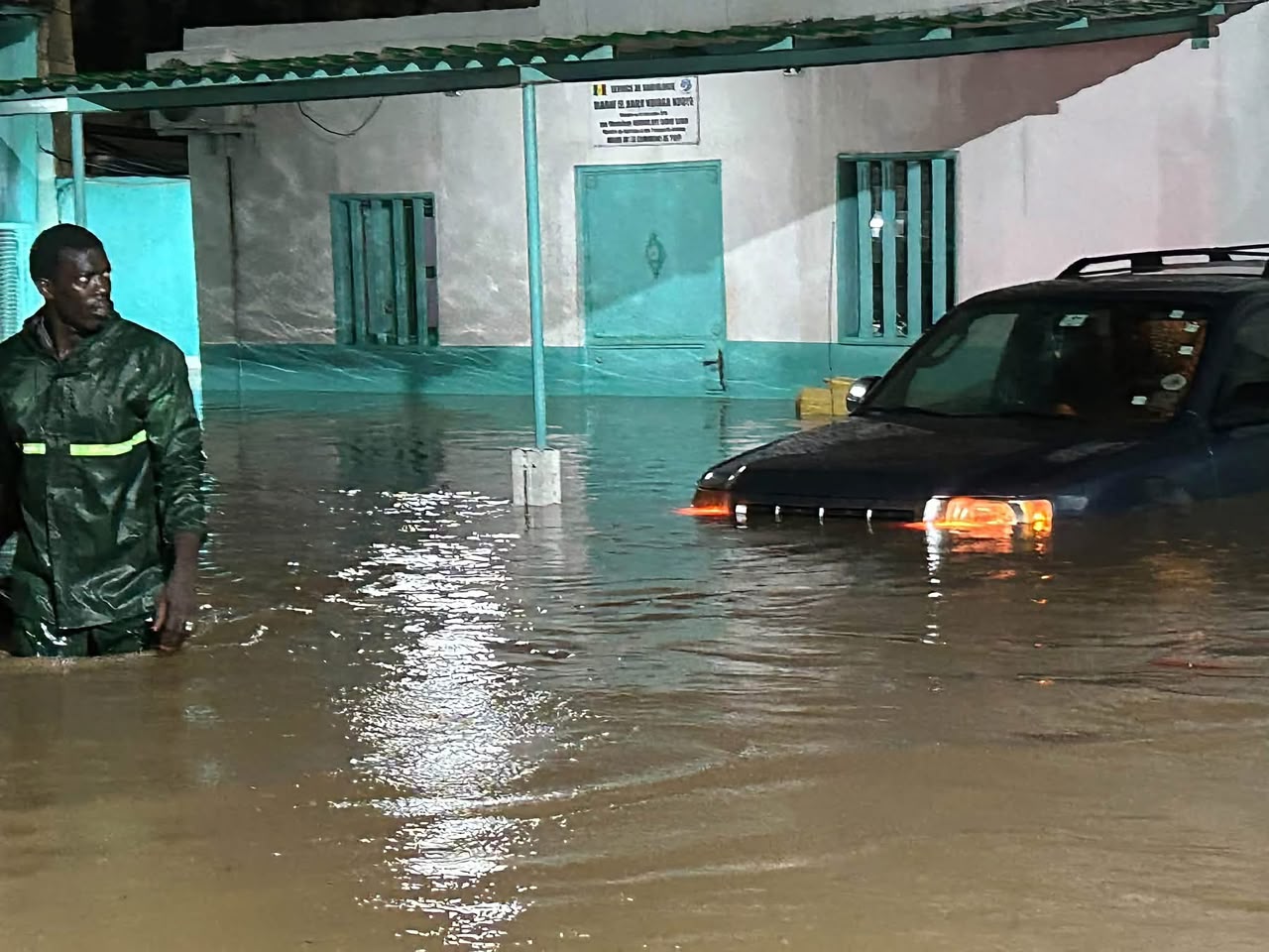 Fortes pluies à Dakar : le centre de santé Philippe-Maguilène Senghor inondé en images