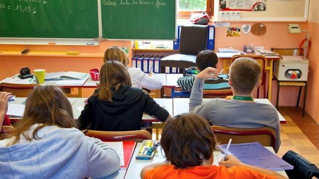 Un professeur de médecine enseigne une leçon pleine d’humilité