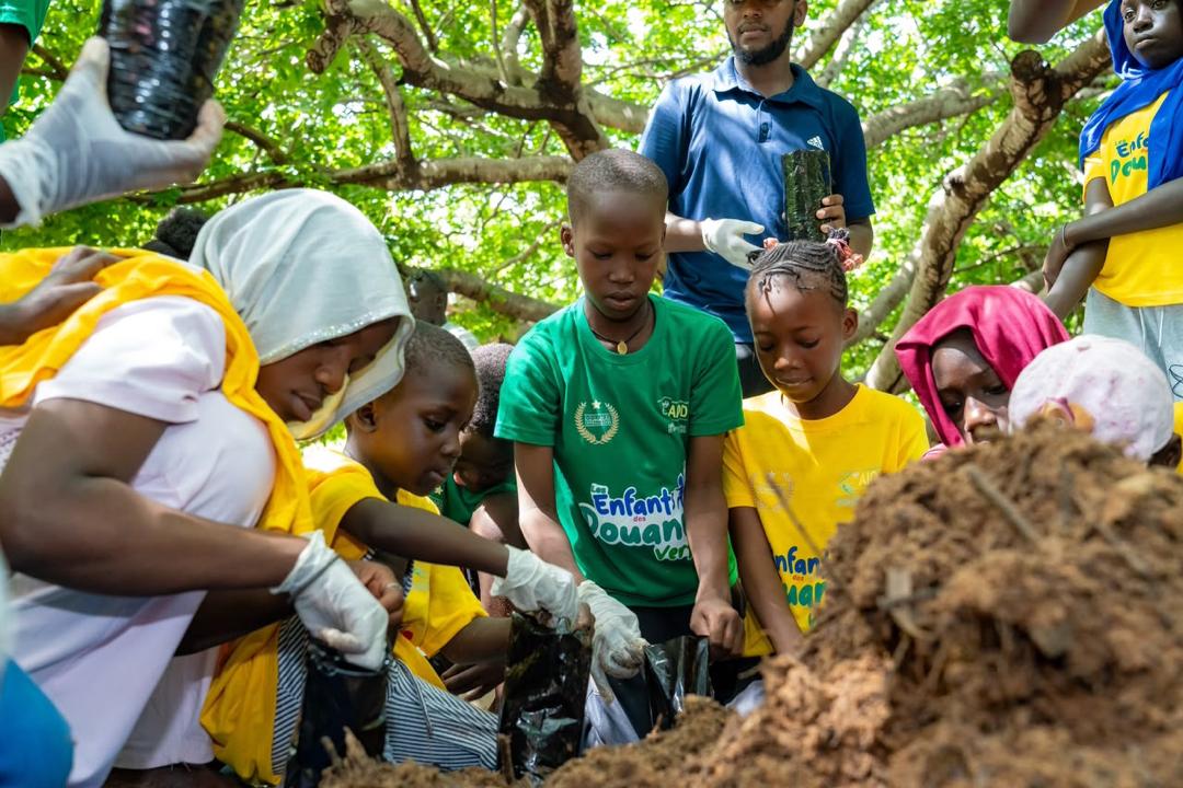Éducation environnementale: l’Amicale des Inspecteurs et Officiers des Douanes (AIOD) en mode écolo