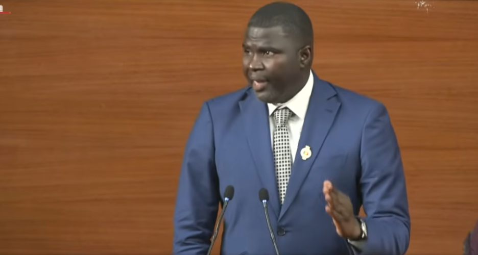 « Un étudiant, un ordinateur » : Amadou Ba dénonce ceux qui veulent « enterrer » le dossier