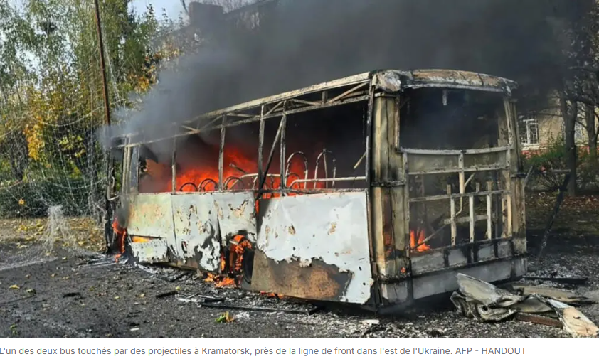 Ukraine : au moins 30 morts dans des frappes russes contre deux bus à Kramatorsk, Kiev également touchée