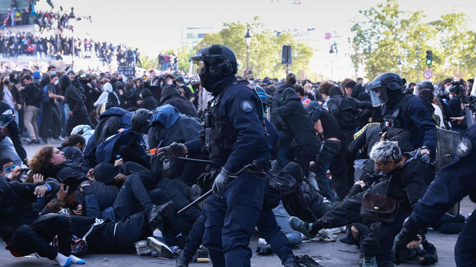 France : plus de 6 800 arrestations depuis le début de la contestation lycéenne