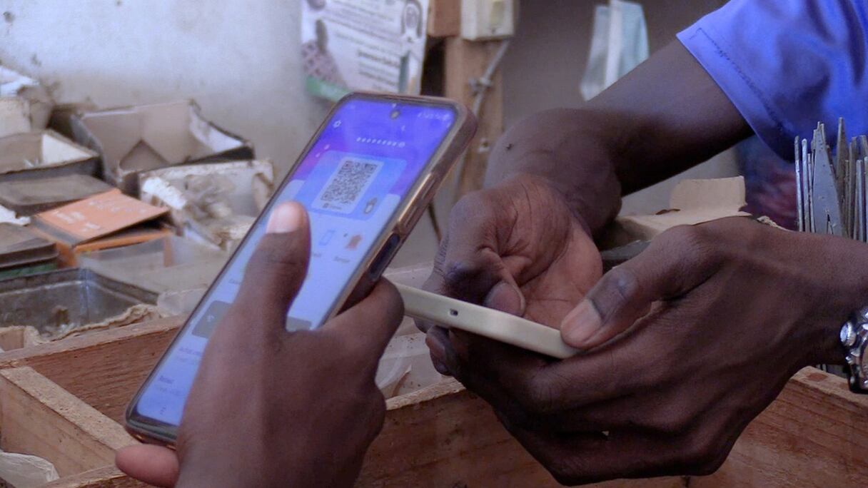 Mobile Money : la Police nationale alerte sur une vague d'arnaques via WhatsApp