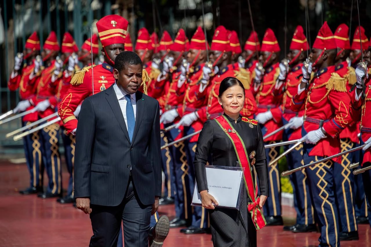Diplomatie : Bassirou Diomaye Faye reçoit les lettres de créance de six nouveaux ambassadeurs