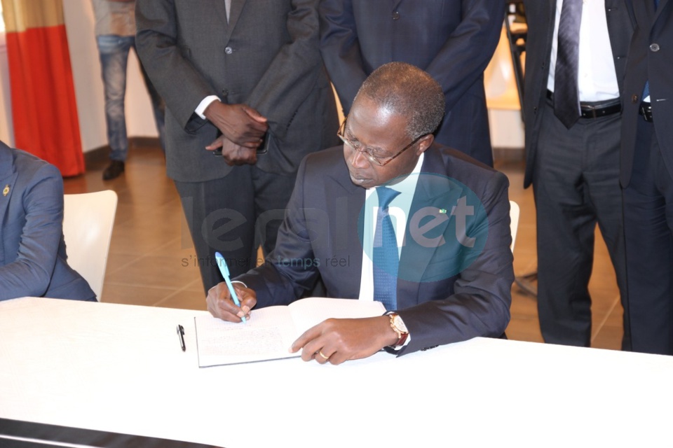 En images-  Présentation de condoléances du  gouvernement et de l'Assemblée nationale du Sénégal à la France