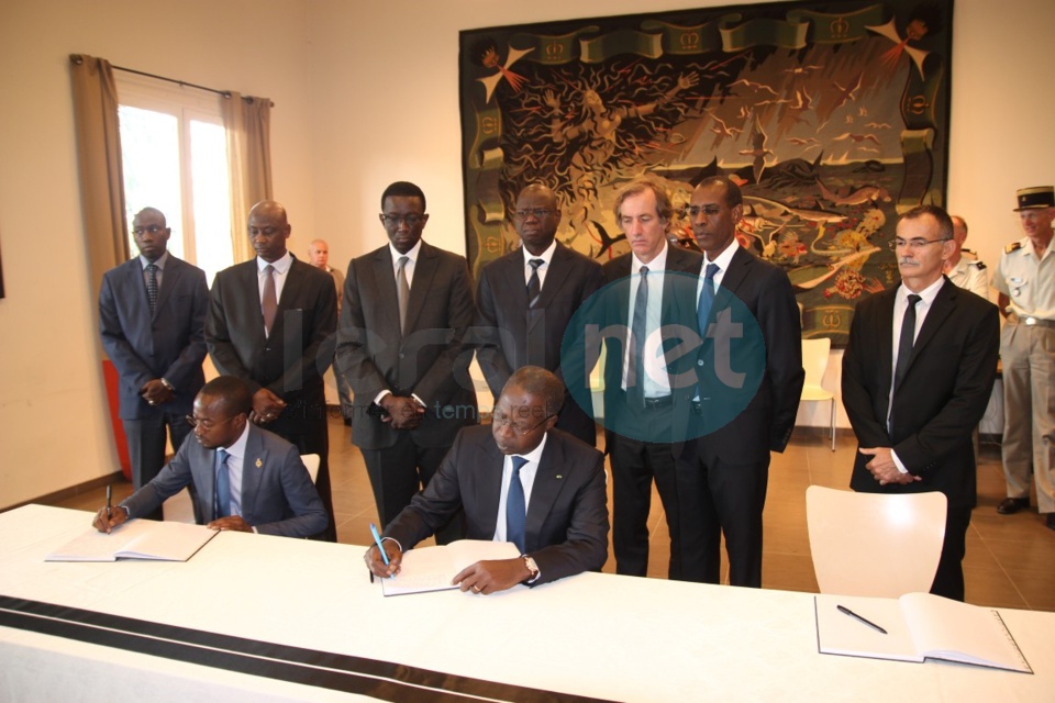 En images-  Présentation de condoléances du  gouvernement et de l'Assemblée nationale du Sénégal à la France