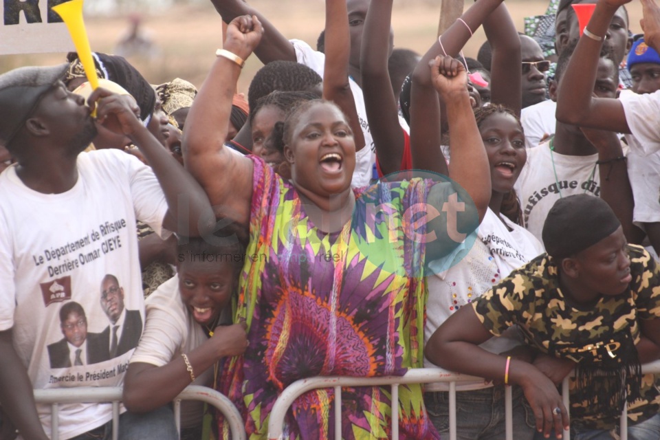 Images-Macky Sall inaugure une usine de pêche à Sangalkam