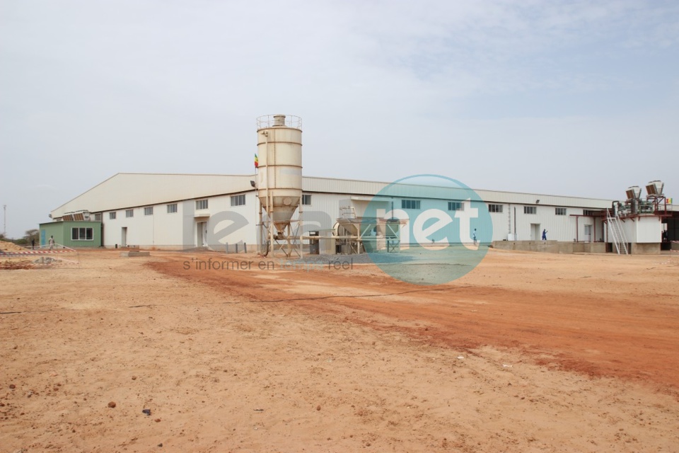 Images-Macky Sall inaugure une usine de pêche à Sangalkam