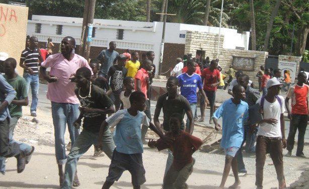 Urgent - Préparatifs du meeting de Bamba Fall : Deux journalistes brutalisés et arretés par la police
