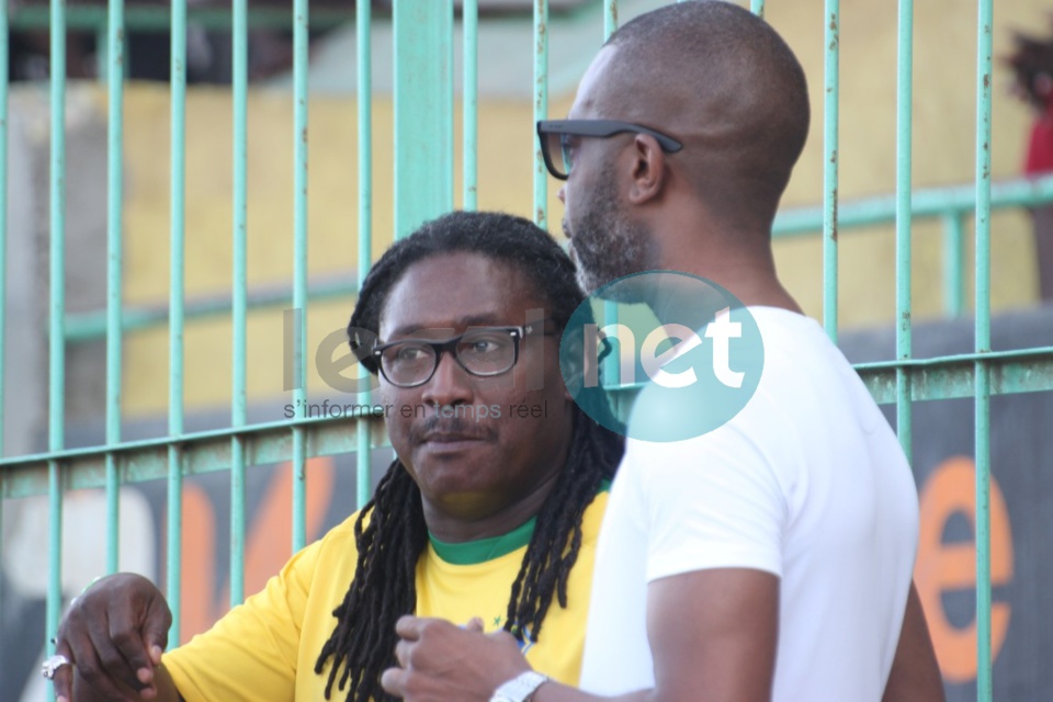 21 Photos-Les coulisses du match de gala rappeurs vs mbalakhmen
