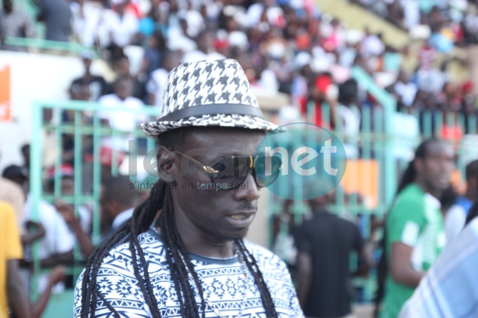 21 Photos-Les coulisses du match de gala rappeurs vs mbalakhmen