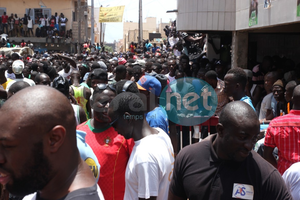 Photos + Vidéo- Parcelles Assainies, c'est une  liesse populaire chez Modou Lô 