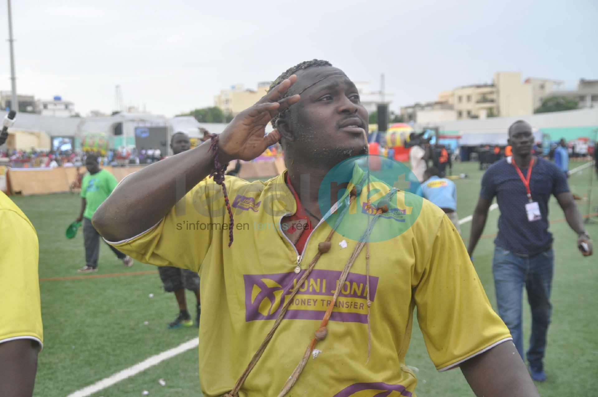 9 photos- le "face2face" de Gris Bordeaux/Modou Lô avant la confrontation