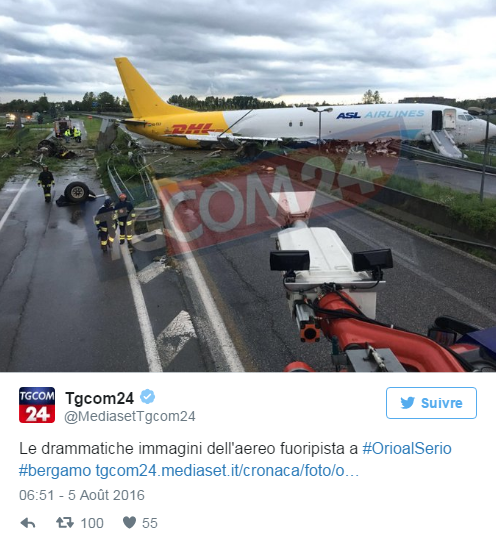 Un avion atterrit au mileu de la route à Bergame