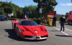 Contemplez les deux Ferraris, la Lamborghini, l’Aston Martin et le Bugatti Veyron du propriétaire de Chelsea, Roman Abramovich
