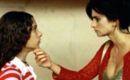 Derrière chaque femme ayant réussi dans la vie, se trouve une maman impossible ! En effet, les mères « insupportables » sont celles dont les filles réussissent le mieux...