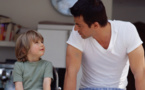 « Si mon fils a réagi avec empathie, c'est ma faute. C'est moi qui l'ai éduqué comme ça » : la lettre géniale d'un papa qui propose à la maîtresse... de faire une heure de colle à la place de son fils !