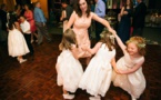 Une éducatrice spécialisée invite toute sa classe à son mariage... Et internet tout entier est tombé amoureux d'elle !