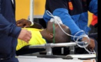 Vidéo: En plein match, Valencia simule un malaise pour échapper à la police Regardez