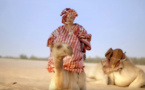 Fatou Guéweul sur le dos du chameau!!