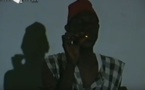 Vidéo: Quand Sanekh pètait un plomb après un joint "Yamba" A mourir de rire (extrait de Mor Tojangue)