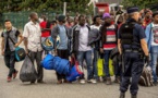 Migrants : la France propose 2 500 euros pour rentrer au pays