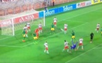Vidéo: L’incroyable retourné acrobatique du gardien de but qui marque dans les dernières minutes. Regardez!!