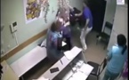 Vidéo choc-Incroyable : un docteur tue un patient d’un seul coup de poing, regardez