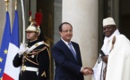 Gambie: le président élu "doit être installé le plus vite possible", dit Hollande